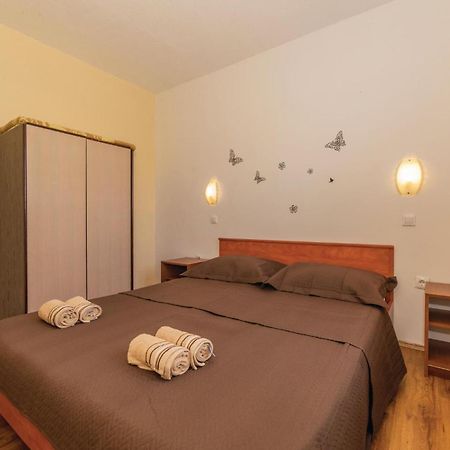 Pet Friendly Apartment In Biograd With Kitchen 비오그라드나모루 외부 사진